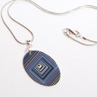 Op-art kék négyzetek kagyló nyaklánc