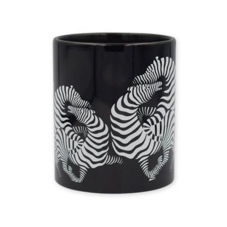 Op-art futó zebrás fekete bögre